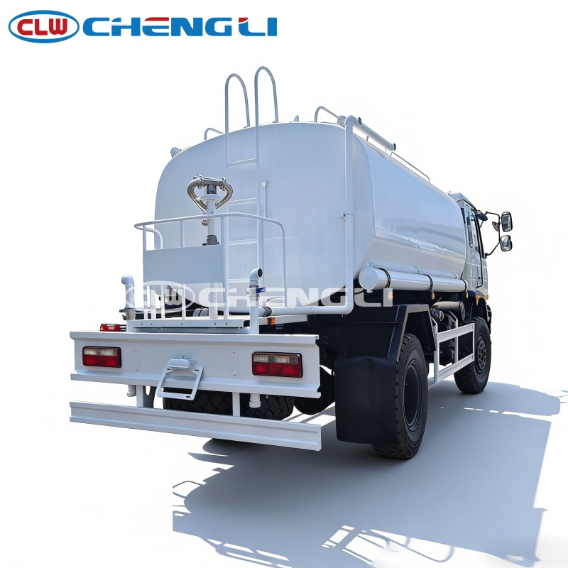 Camion-citerne d’eau 4×4 – 8 000 L