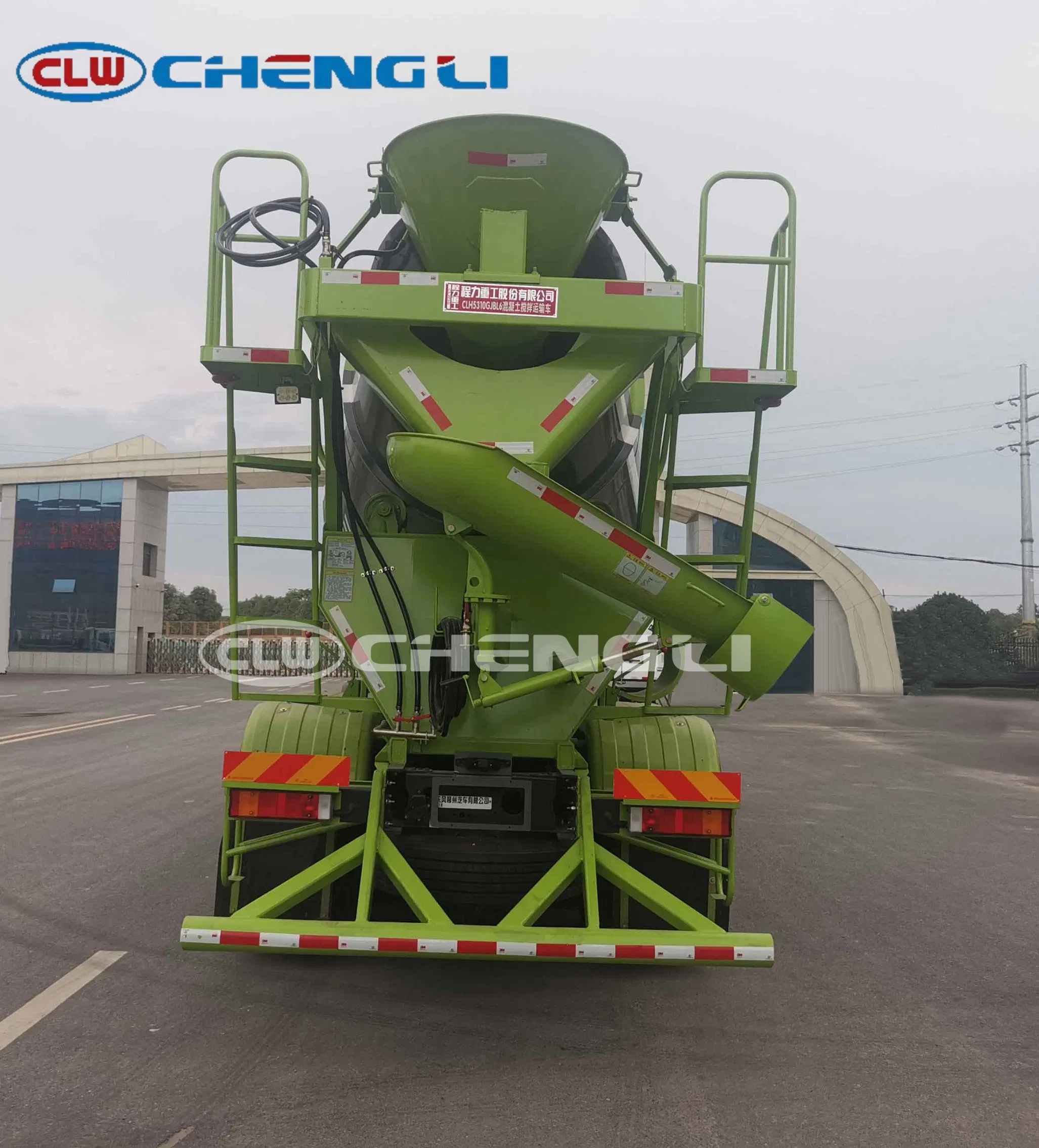 Camion-malaxeur Dongfeng Chenglong 8×4 – 7 920 L – vue 4