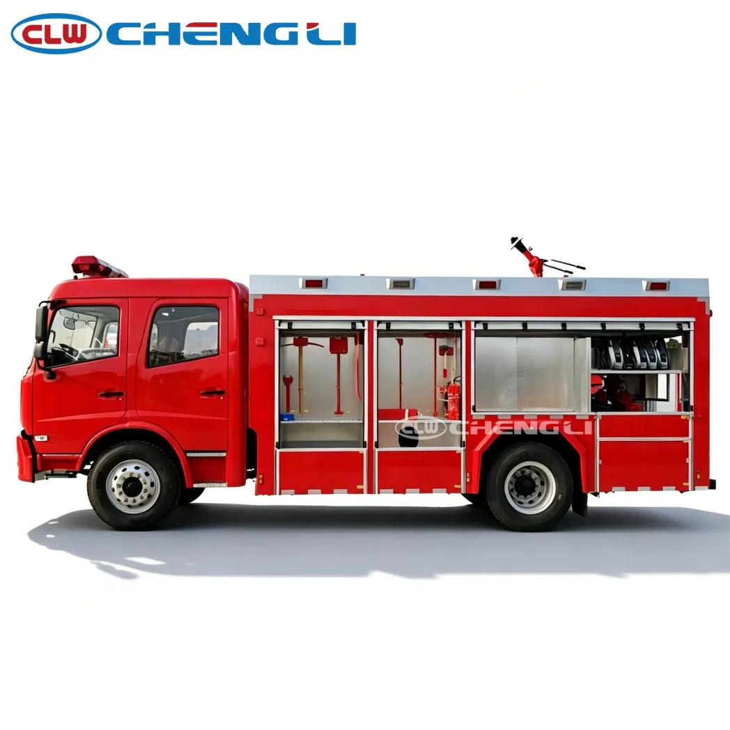 Camion incendie à double cabine 4×2 – eau 7 000 L + mousse 1 000 L